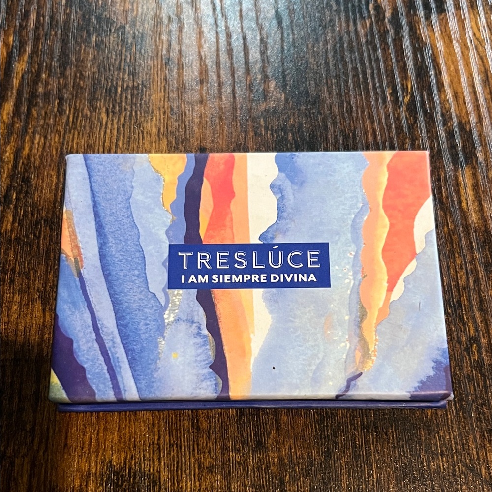 Treslúce I Am Siempre Divina Eyeshadow Palette